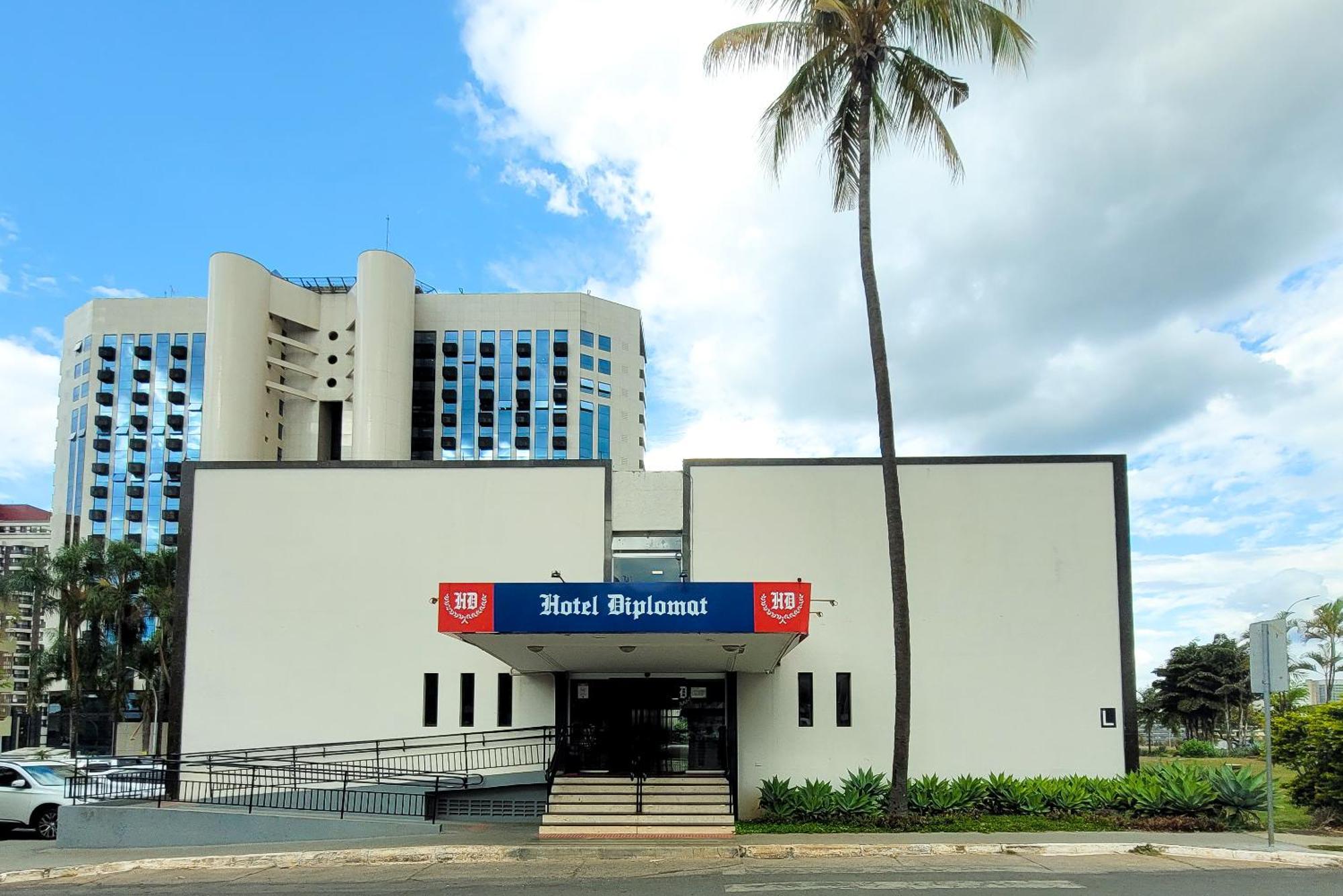 Hotel Diplomat By Bsb Inn Hotel